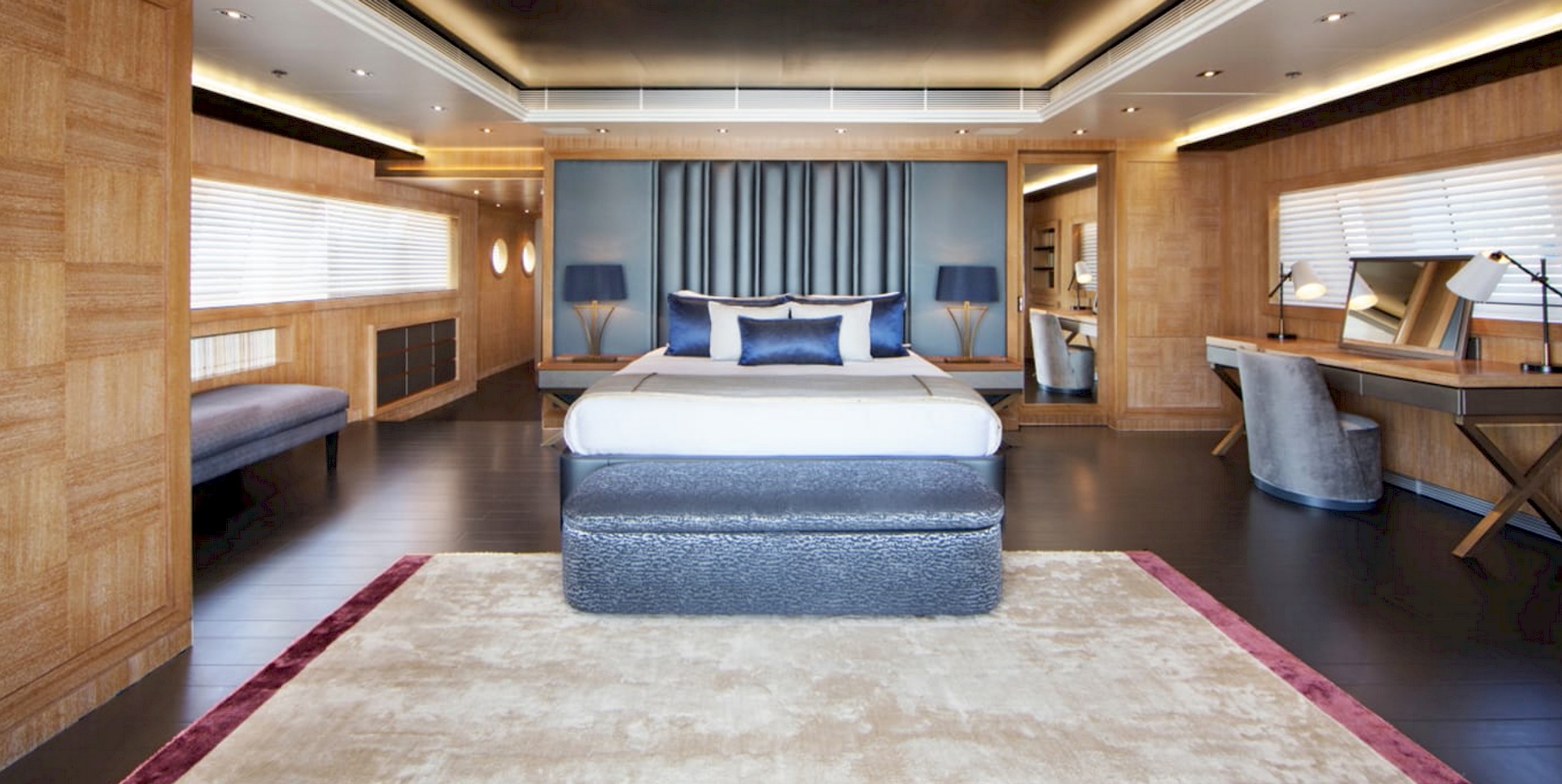 camera letto matrimoniale Beatrix luxury yacht imbarcazione lusso arredata dal Gruppo Rodi
