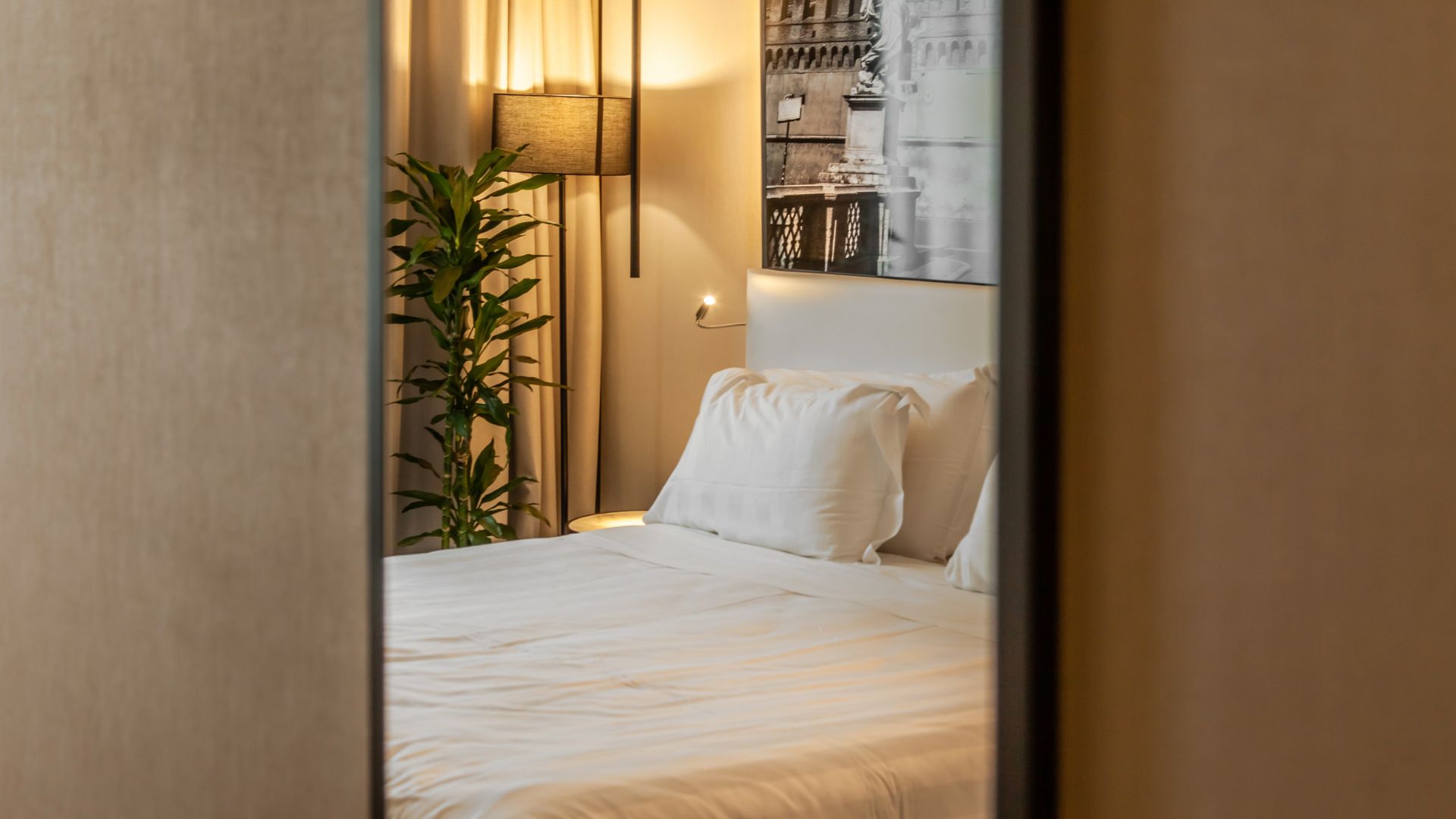 arredo interno camere hotel Radisson Blu Ritz contract luxury Roma design Gruppo Rodi