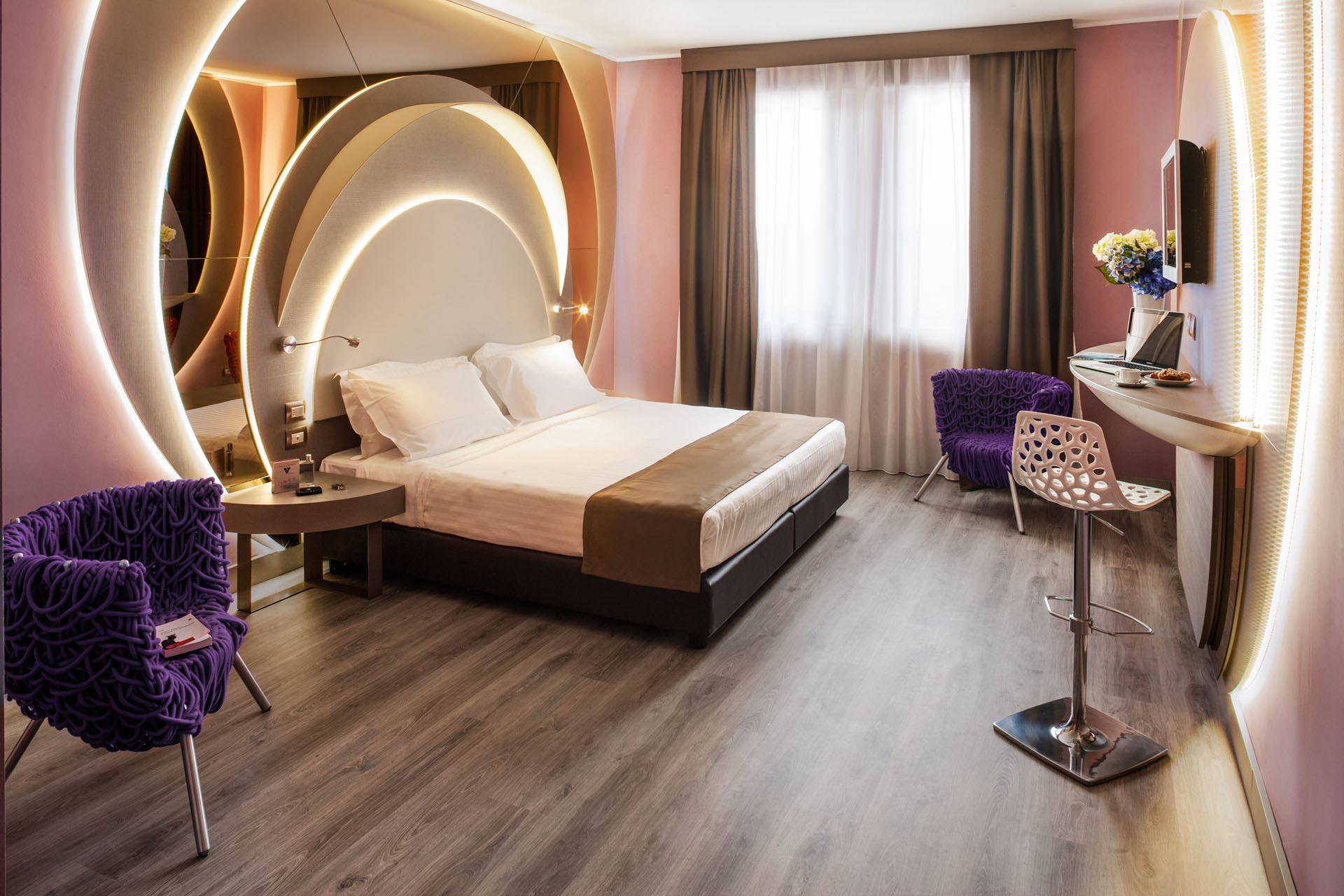 camera letto luxury Hotel Da Vinci di Milano 4 stelle lavoro realizzato dal Gruppo Rodi