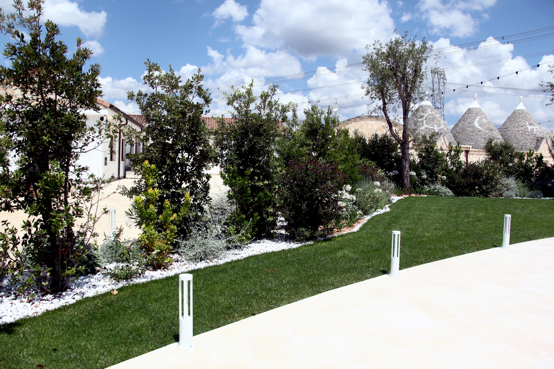 giardino esterno Hotel Parco delle Querce Crispiano in Puglia